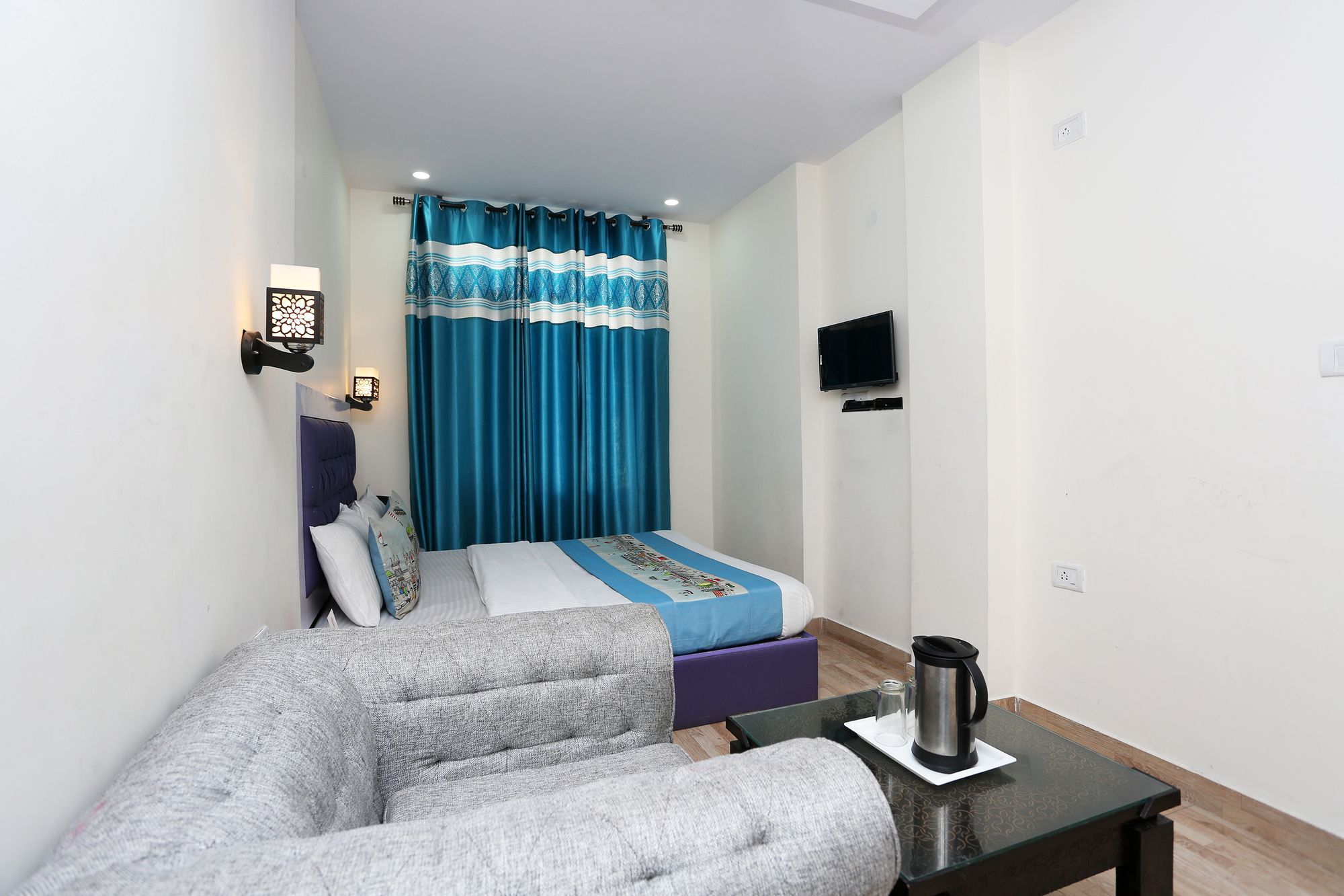 Oyo 9912 Hotel Rock Sea Manāli Екстериор снимка