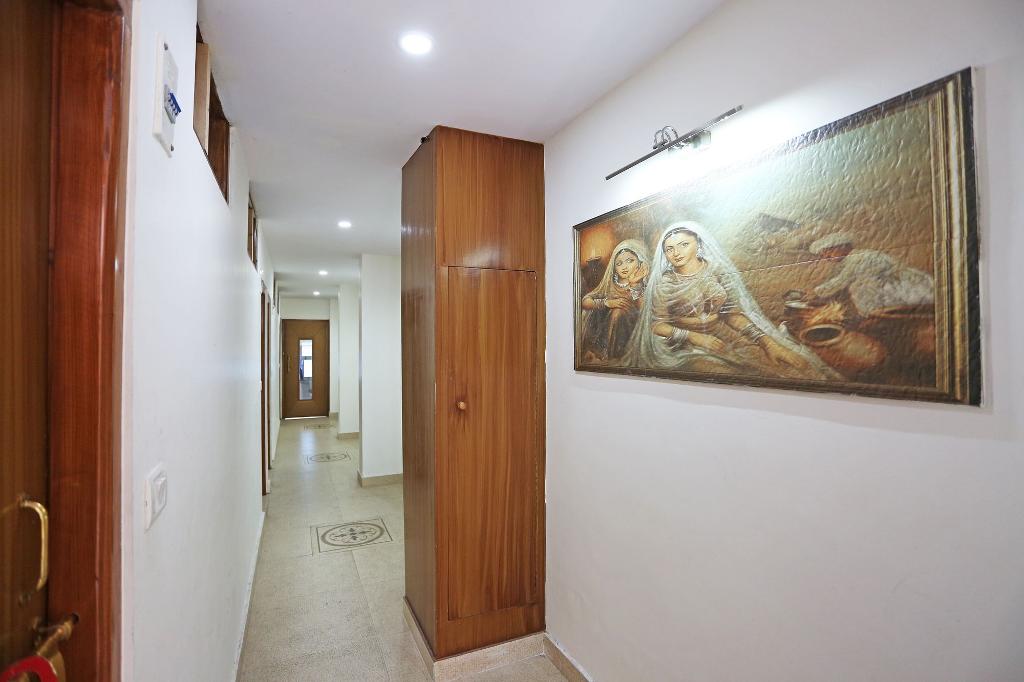 Oyo 9912 Hotel Rock Sea Manāli Екстериор снимка