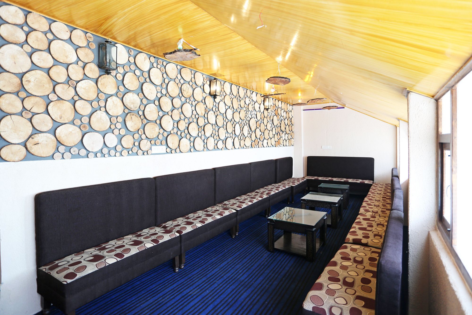 Oyo 9912 Hotel Rock Sea Manāli Екстериор снимка