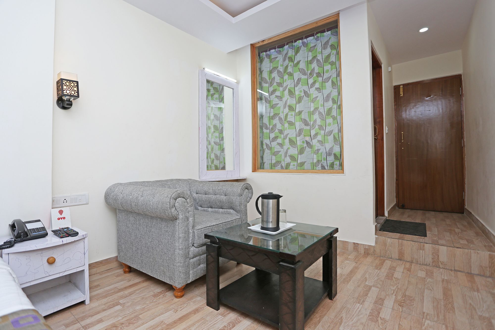 Oyo 9912 Hotel Rock Sea Manāli Екстериор снимка